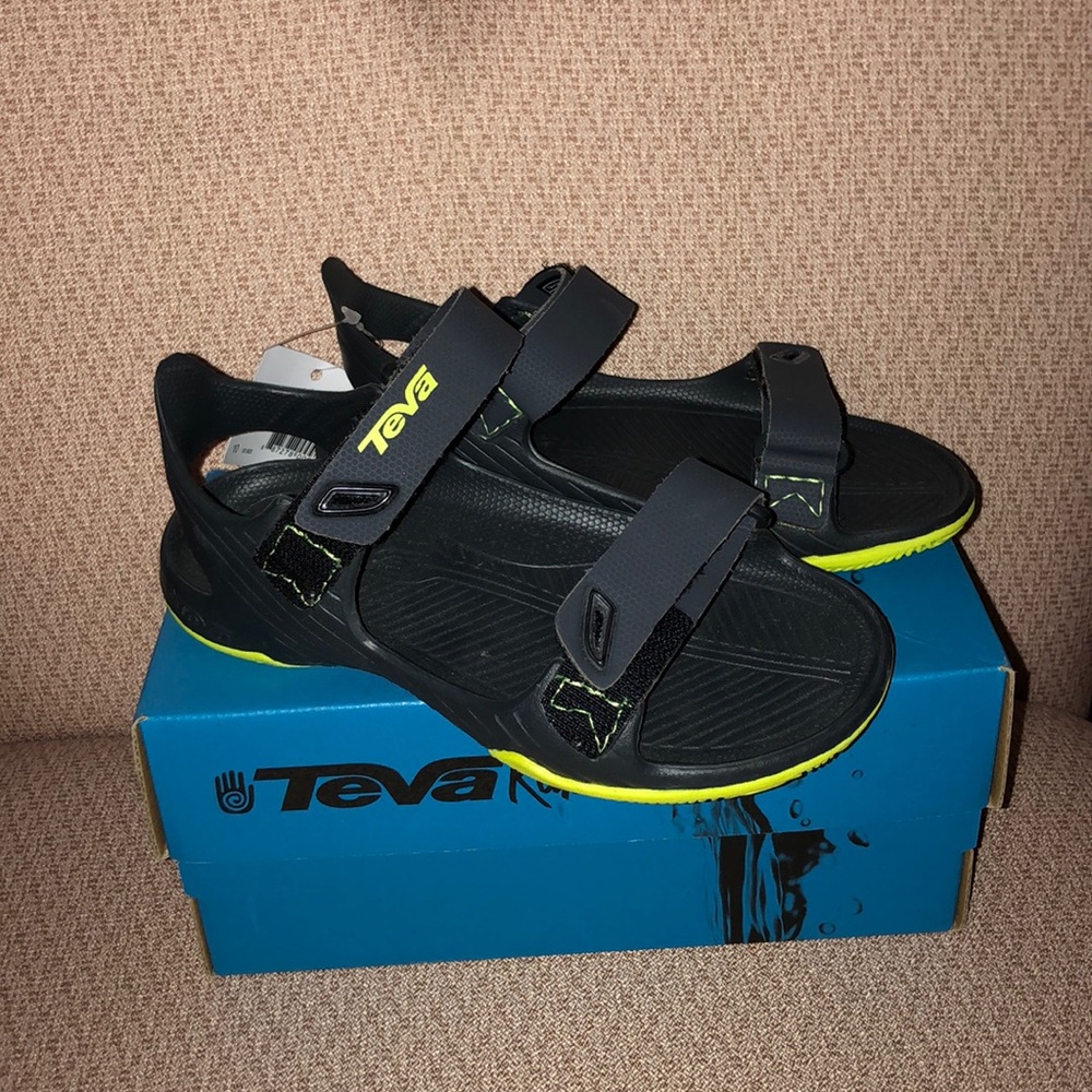 Teva kids brand new sandals